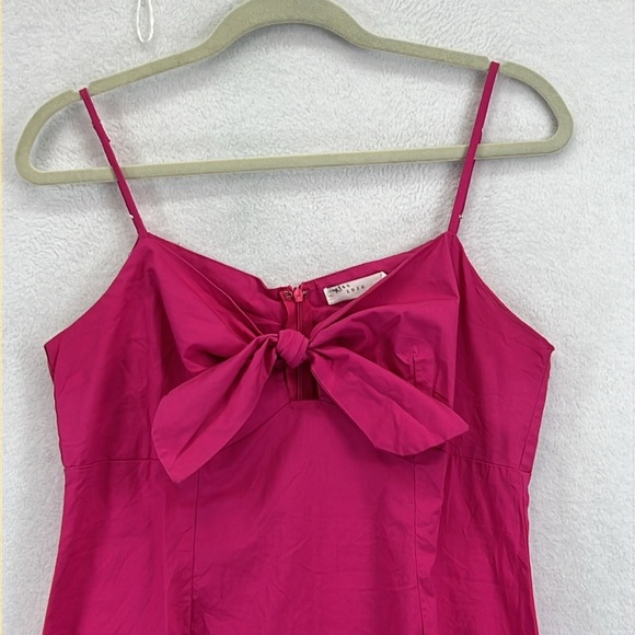 Lush Maxi Dress Sz L Fushia Spaghetti Straps
Front Tie/Bow Side Slit Like New - Picture 2 of 8